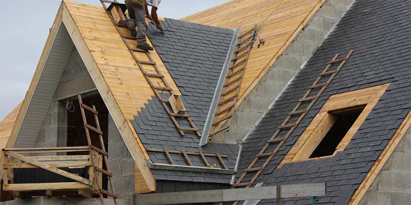 Couverture et zinguerie - LOURORENOV en Belgique : réparation de toiture , travaux de zinguerie: pose gouttière, chéneaux ... étanchéité toit plat dans toute la Belgique