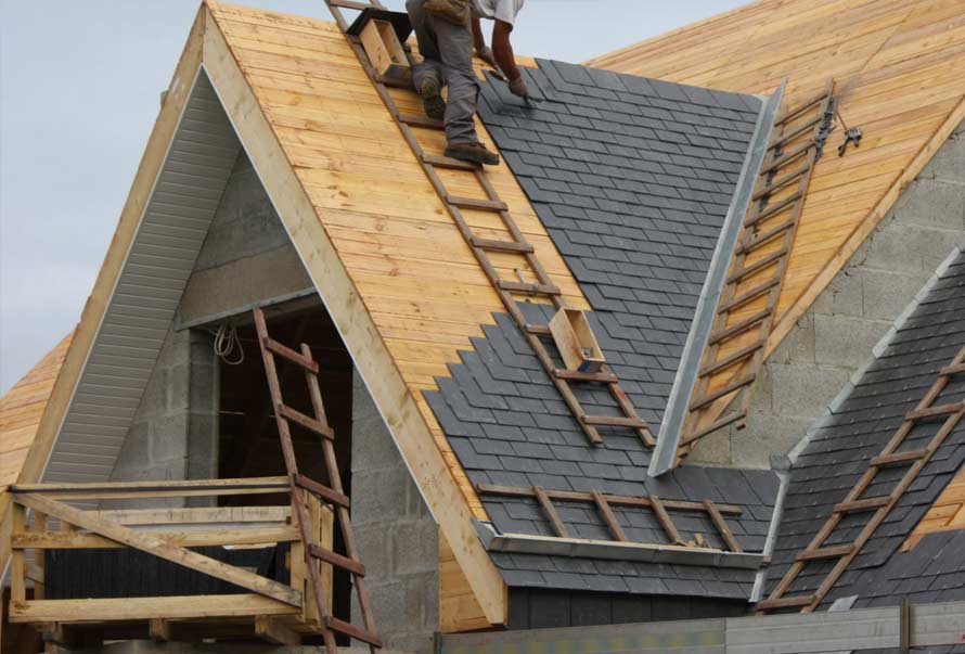 Couverture et zinguerie - LOURORENOV en Belgique : réparation de toiture , travaux de zinguerie: pose gouttière, chéneaux ... étanchéité toit plat dans toute la Belgique